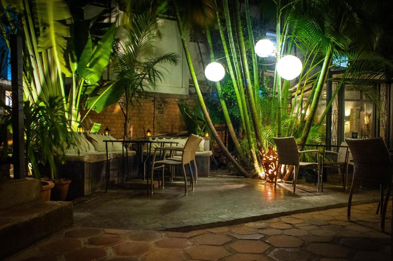 Hôtel Restaurant La Ribaudière Antananarivo Esterno foto